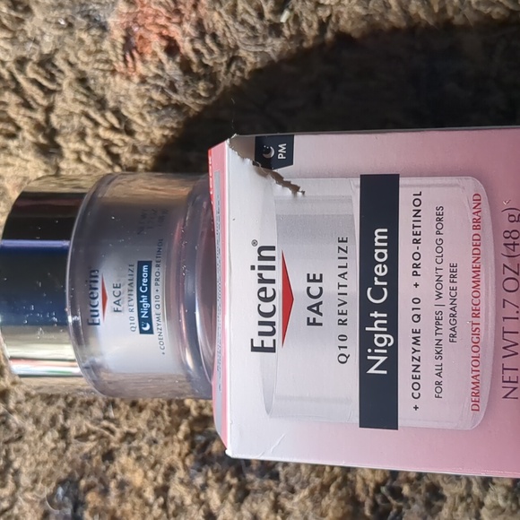 EUCERIN (3) HYDRATING Micellar, Hydrating Cleanser, CO-Q 10 Night Cream - Picture 3 of 4